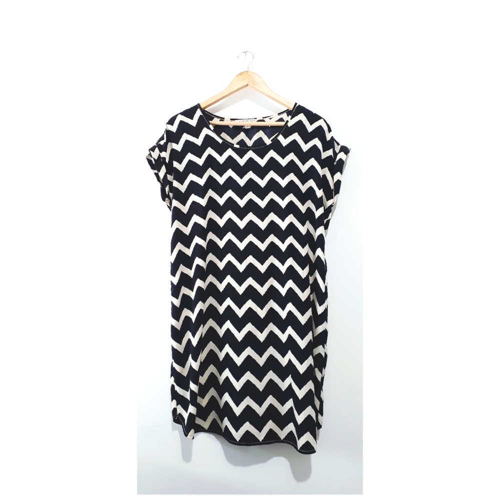 Pink Rose Zigzag Striped Dress
